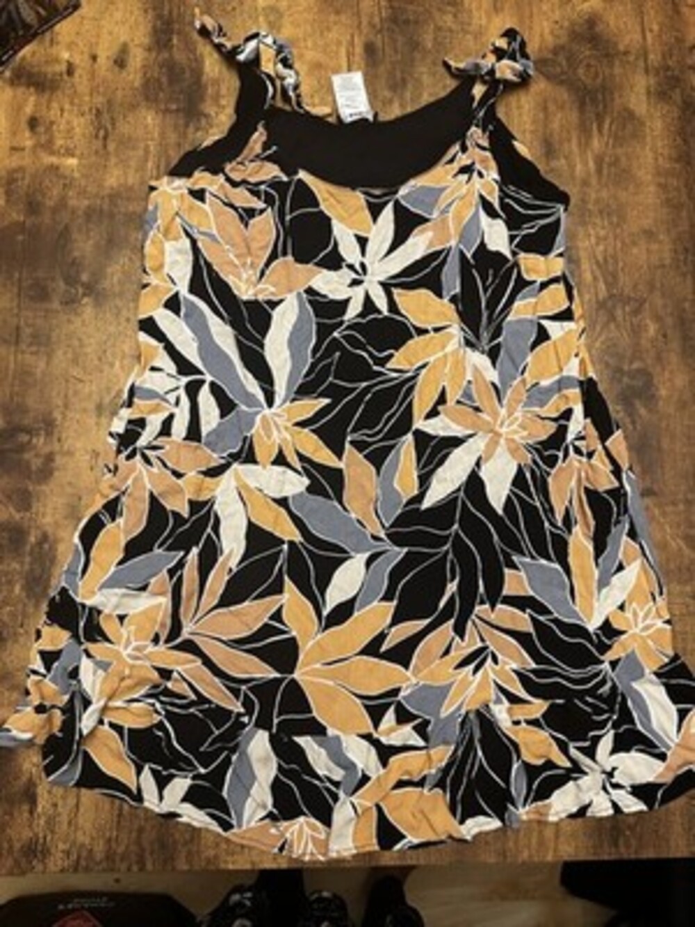 Tribal Tropical Leaf Print Sleeveless Ruffle Hem Top